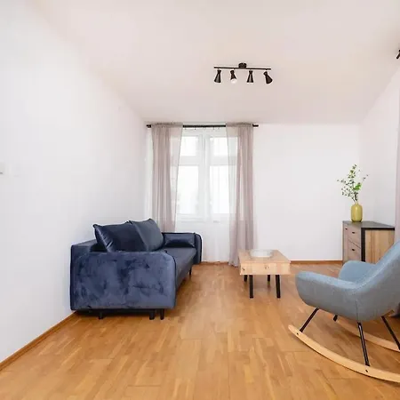 Warszauera 3 *